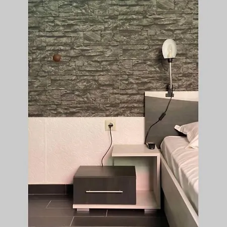 Cute Little House With A White Picket Fence Vakantiehuis Burgas Stad