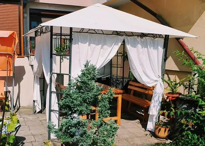 Σπίτι διακοπών Cute Little House With A White Picket Fence Μπουργκάς