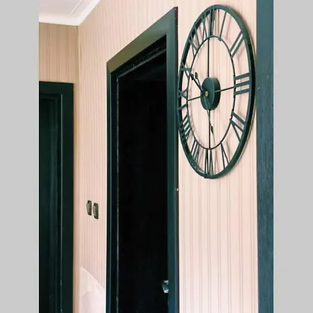 Vakantiehuis Cute Little House With A White Picket Fence *